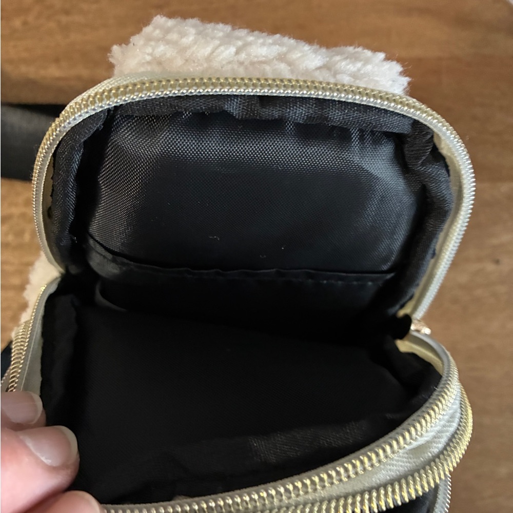 Fleece Sling Bag Crossbody, Sherpa for Women, with Adjustable Strap, - Picture 5 of 6